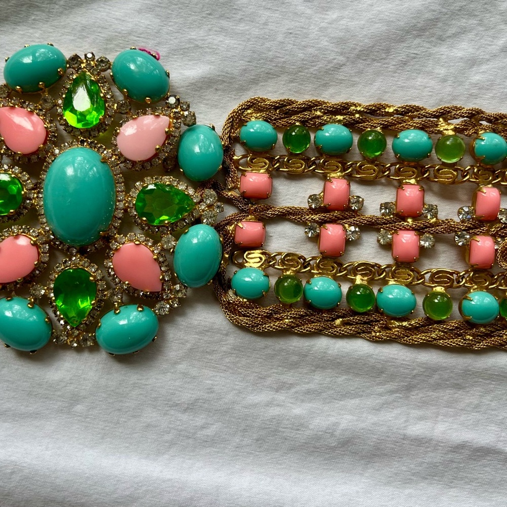 Authentic vintage KJL Kenneth Jay Lane jeweled belt. Adjustable waist size.